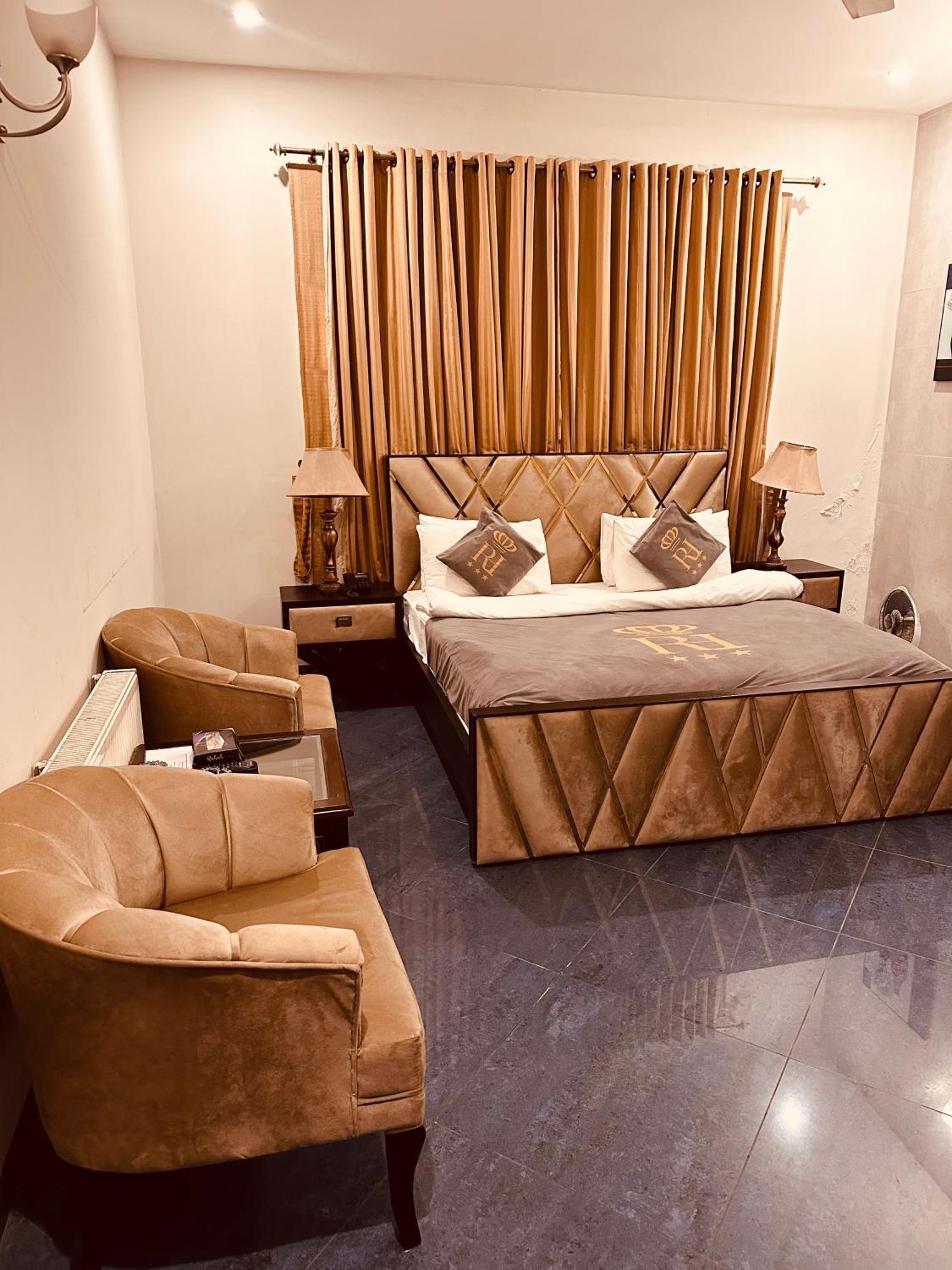 Reina Boutique Hotel - G9 Islamabad Esterno foto
