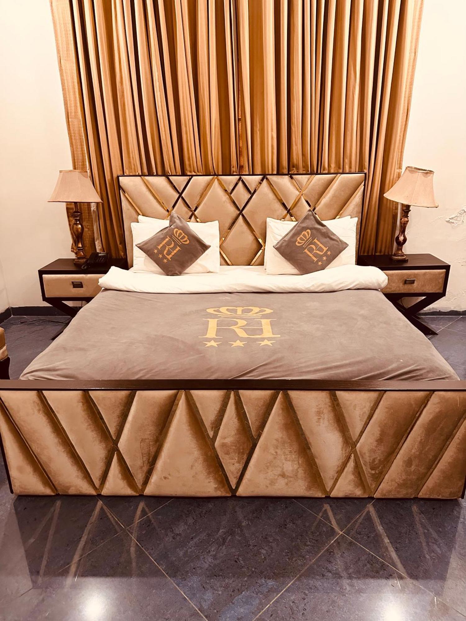 Reina Boutique Hotel - G9 Islamabad Esterno foto