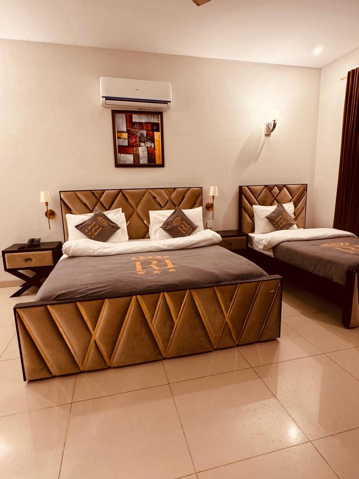 Reina Boutique Hotel - G9 Islamabad Esterno foto