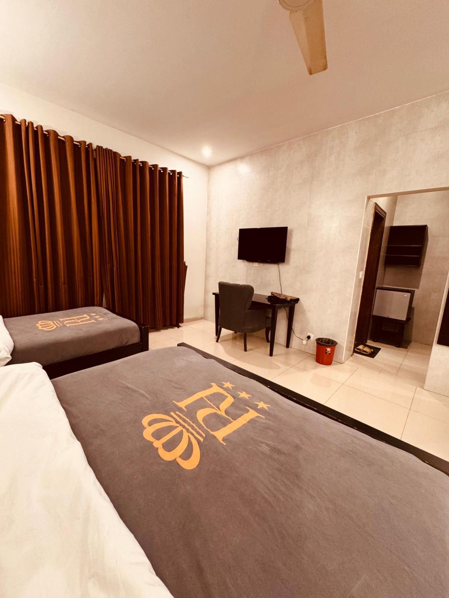 Reina Boutique Hotel - G9 Islamabad Esterno foto
