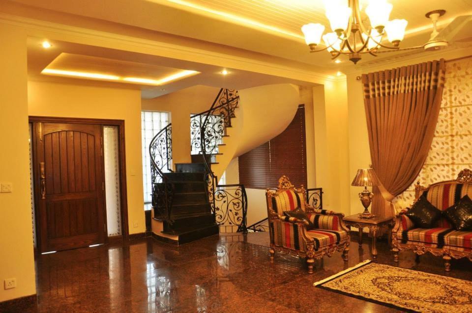 Reina Boutique Hotel - G9 Islamabad Esterno foto