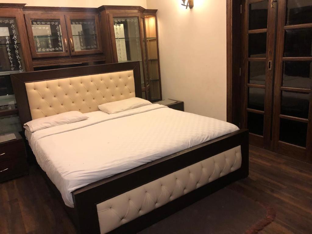 Reina Boutique Hotel - G9 Islamabad Esterno foto